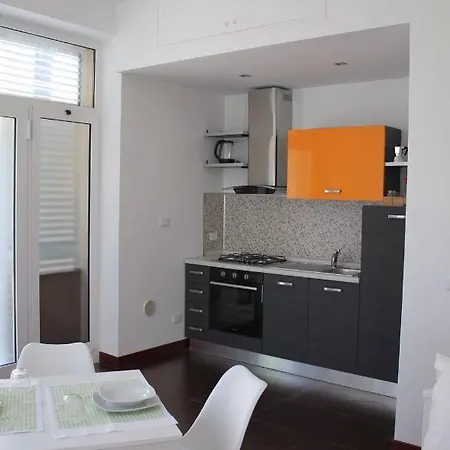 Antina Al Mare Seaside דירה *